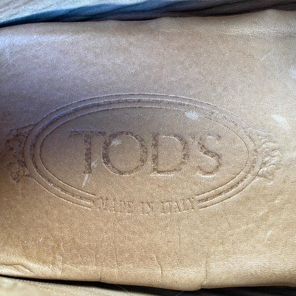 TOD’S - Gommino Driving Shoes in Leather - Picture 6 of 7